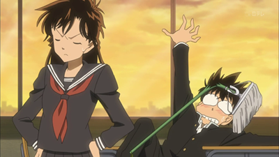 Fichier:Aoko Kaito Mop violence.png